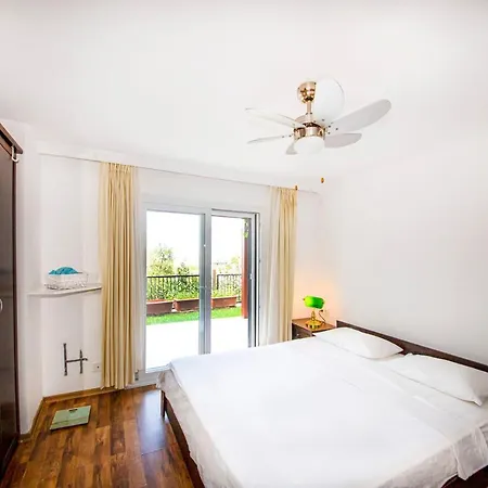 Appartement Gorgeous Villa With Balcony, Sea And Nature View, Shared Pool And Backyard In Bodrum