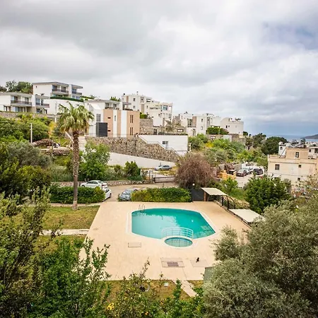 Apartamento Gorgeous Villa With Balcony, Sea And Nature View, Shared Pool And Backyard In Bodrum